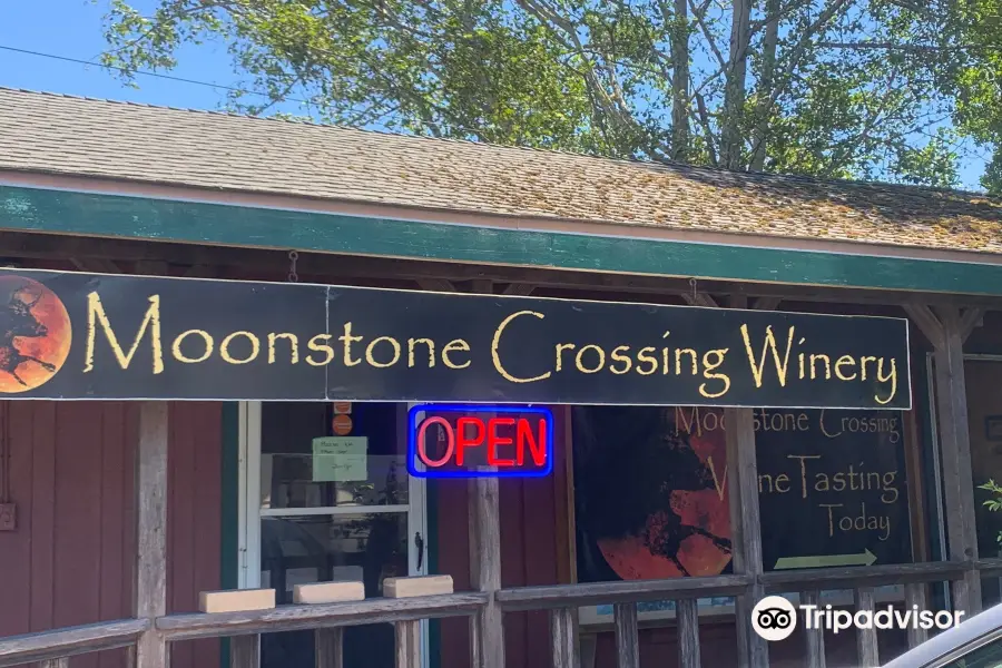 Moonstone Crossing Tasting Room