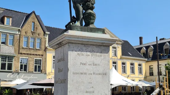 Bronze statue of Lamoraal van Egmont