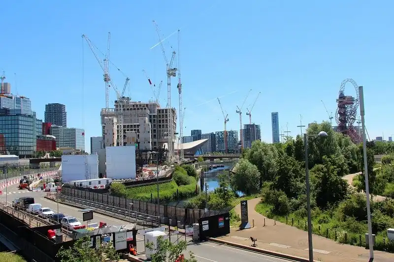 Hotels near River Lee Navigation