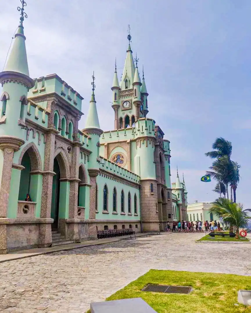 Hotels near Ilha Fiscal