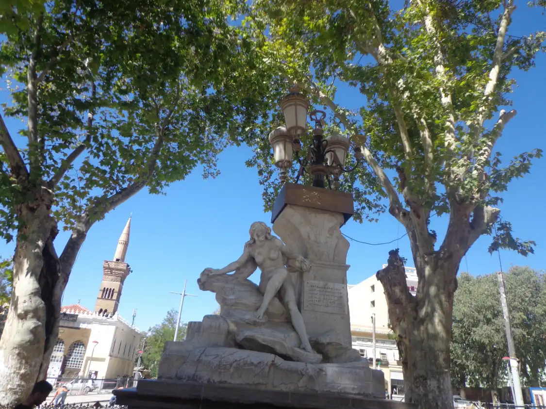 Hotels near Ain El Fouara Fountain