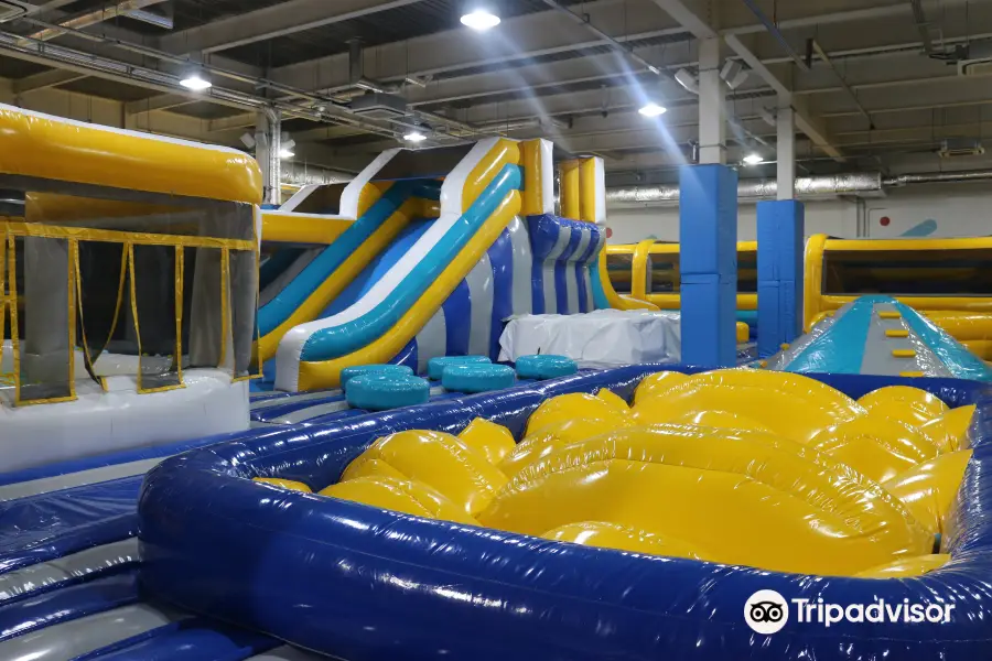 Funzy Inflatable Theme Park