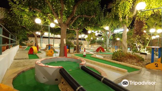 Crazy Mini Golf
