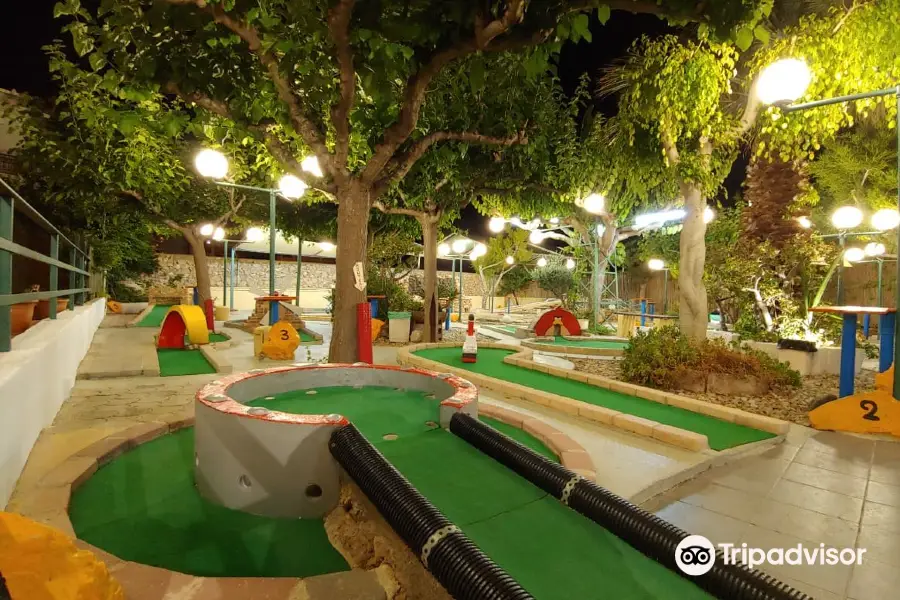 Crazy Mini Golf