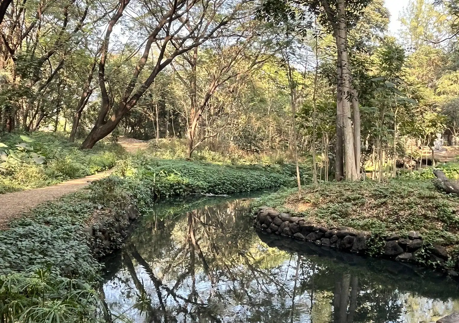 Hotels near Osho Teerth Park