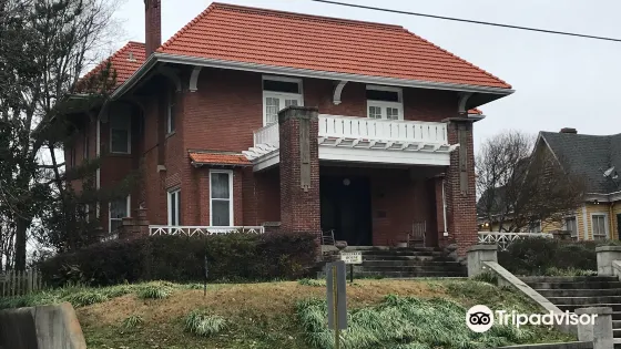 Shlenker House