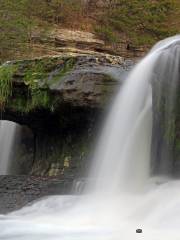 Upper Cataract Falls
