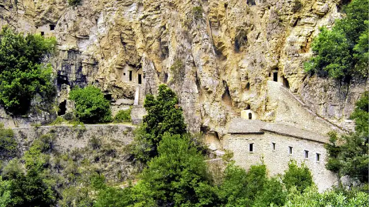 Hotels in Poggiodomo