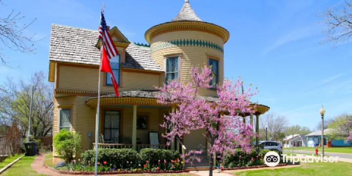 Moore-Lindsay Historical House Museum