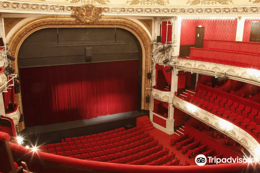 Paris Theatre