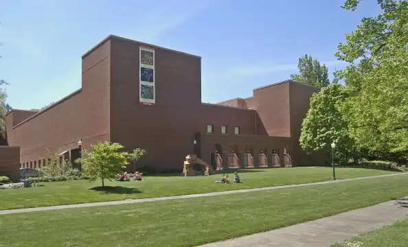 Hotels near Jordan Schnitzer Museum of Art