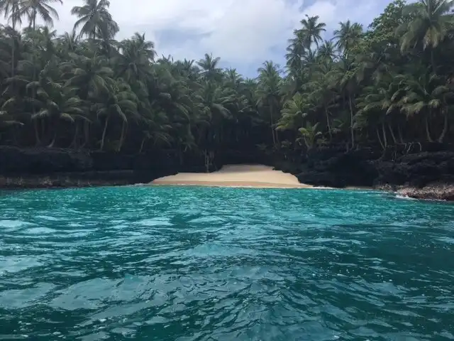 Hotels near Ilheu das Rolas