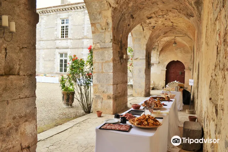 Château De Poudenas - Lieu De Reception, Marriage And Seminar