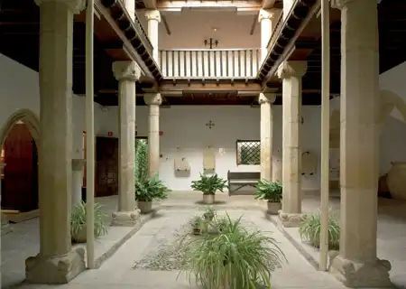 Hotels near Archaeological Museum of Ubeda