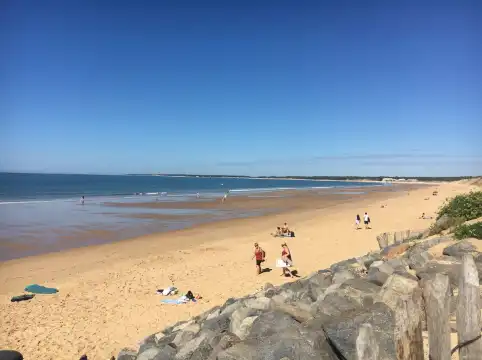 Hotels in Longeville-Sur-Mer