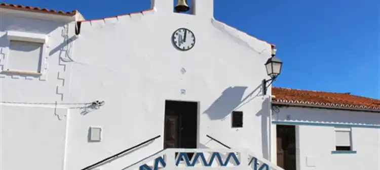Hotels near Miradouro do Monte