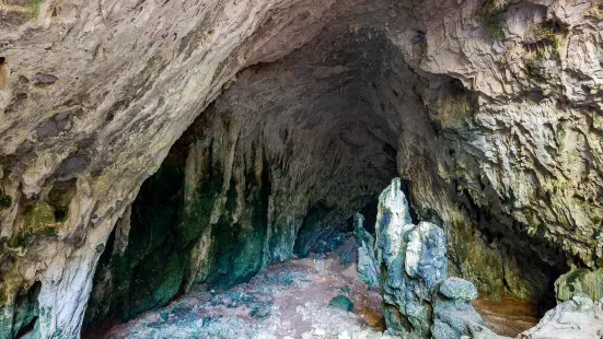 Skotino Cave
