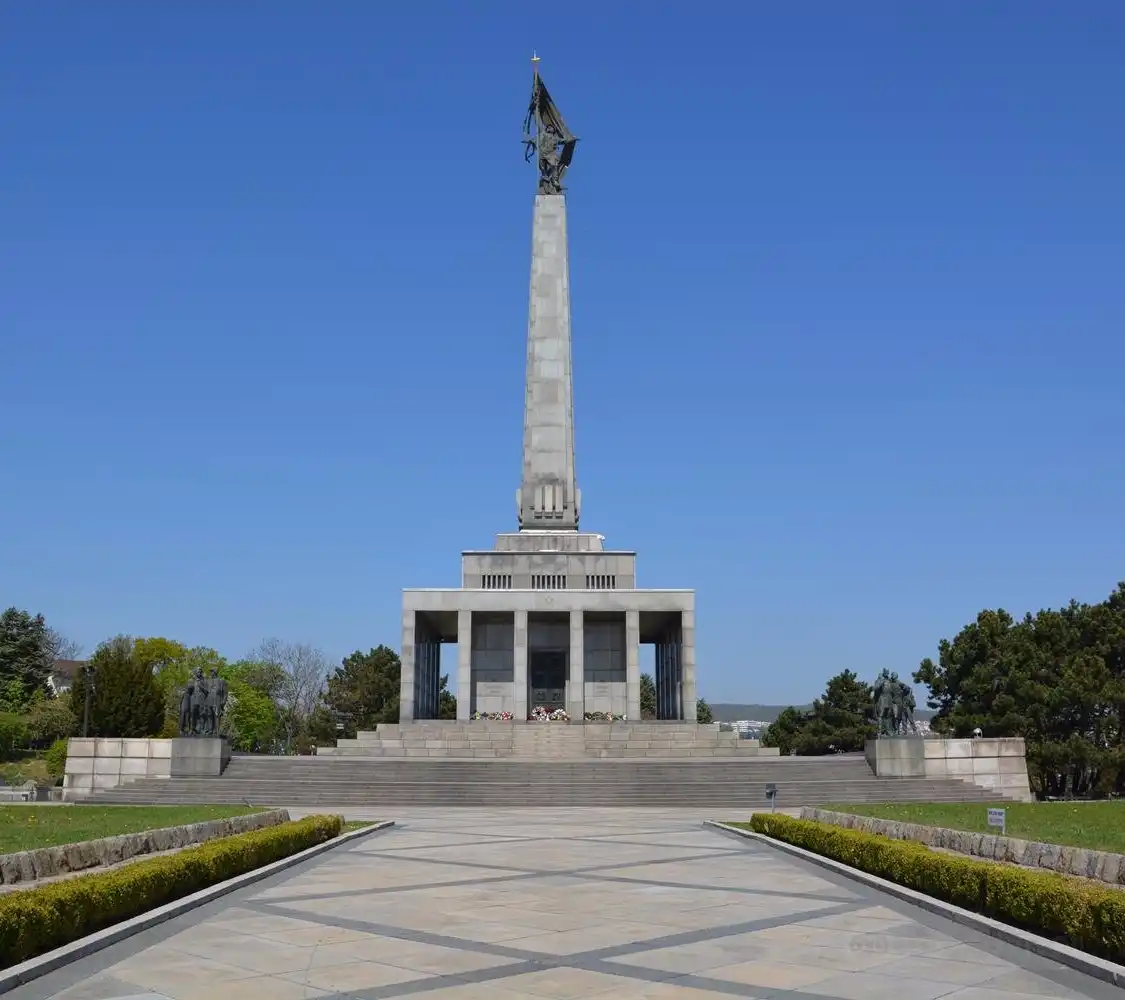 Hoteles cerca de Slavín