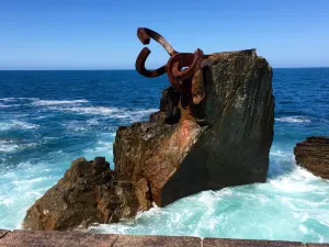Comb of the Wind (Eduardo Chillida, 1976)
