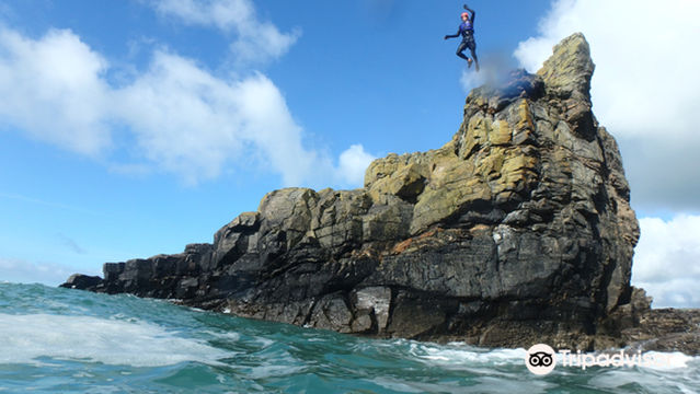 Kernow Coasteering