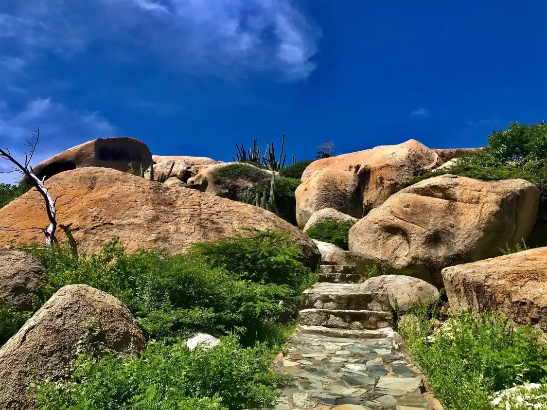 Hotels near Ayo Rock Formations