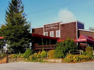 Mountain Theatre Company at The Highlands Playhouse