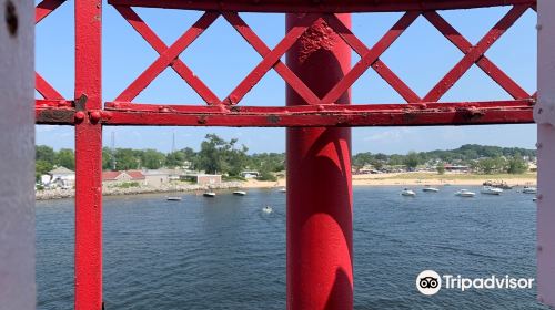 Muskegon South Pierhead Lighthouse