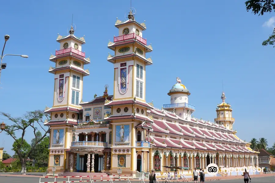 Cao Dai Temple