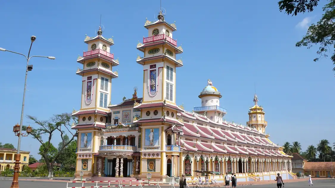 Hotels near Cao Dai Temple