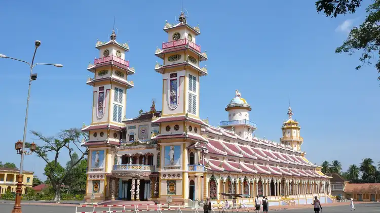 Hotels near Cao Dai Temple