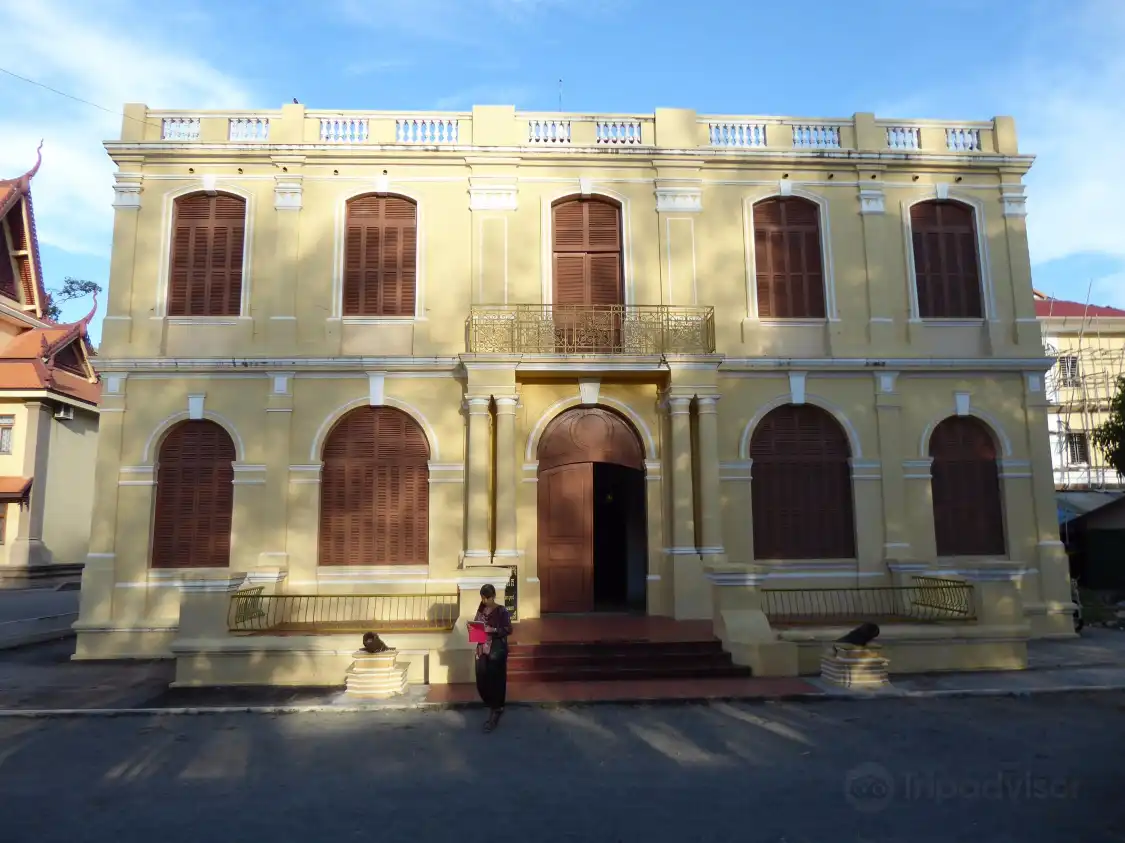 Hotels near Kampot Provincial Museum