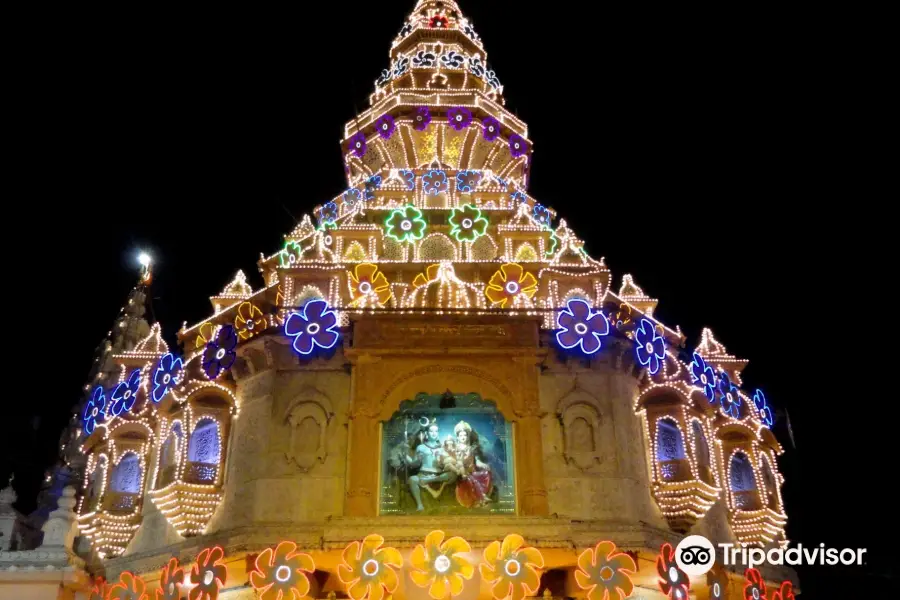 Dagadusheth Halwai Ganapati Temple