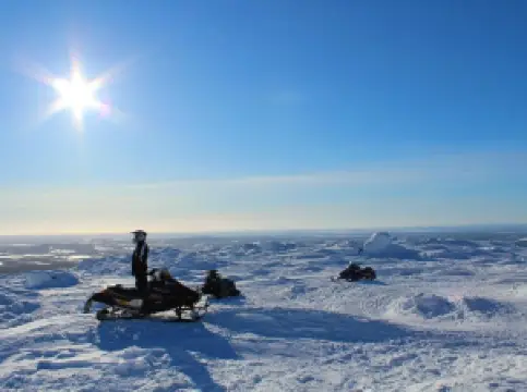 Perhesafarit Snowmobile Safaris