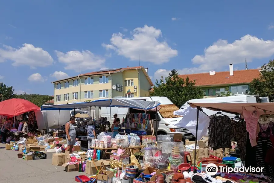 Street Market in Kableshkovo on Thursday