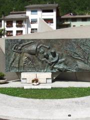 Monumento alle Portatrici Carniche a Timau