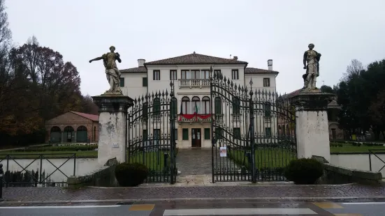 Villa Donà dalle Rose, Romanin Jacur