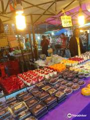 Khanom's Saturday Night, Walking Street Night Market