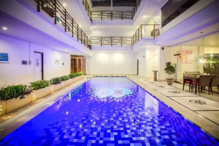 Các khách sạn gần The Luxury Day Spa Rosehill