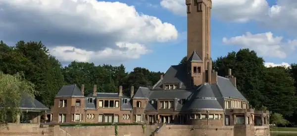 โรงแรมในฮอนเดอร์ลู