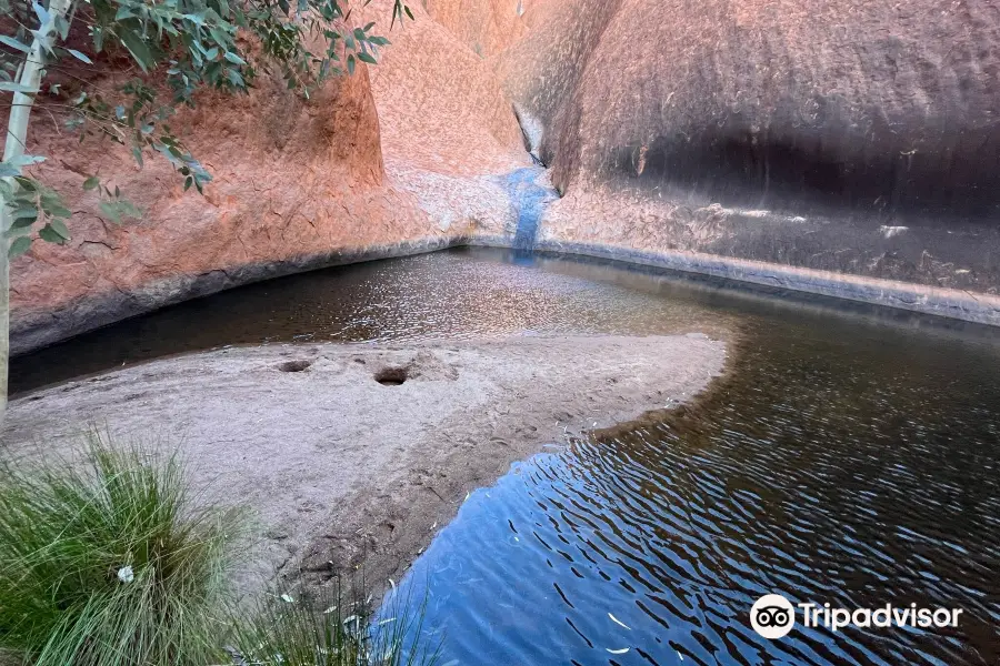 Muṯitjulu Waterhole