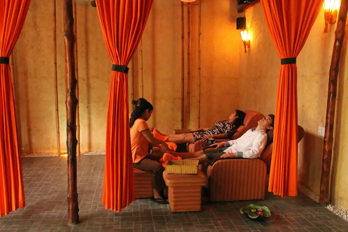 Tropicana Spa附近的飯店