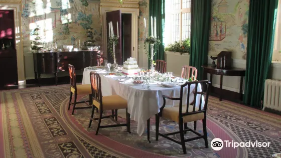 Avebury Manor