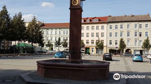 Uhren- und Jahreszeitenbrunnen