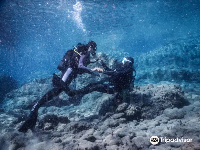 Scuba Diving in Santorini