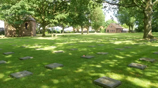 Deutscher Soldatenfriedhof Menen 1914 - 1918