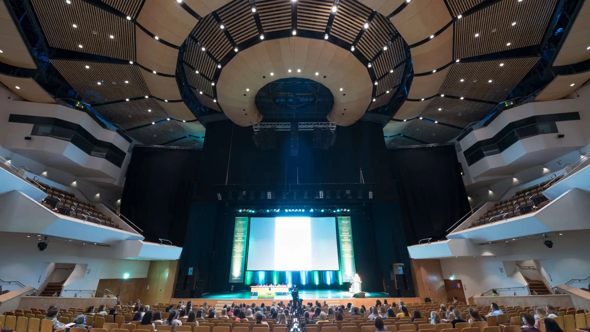 โรงแรมใกล้Waterfront Hall