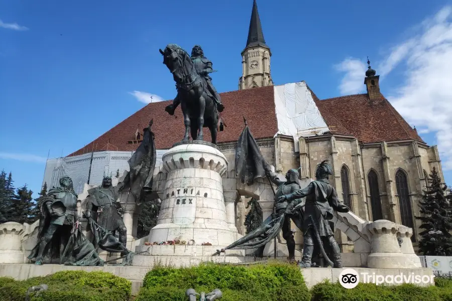 Matthias Corvinus Statue