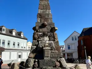 Klamottendenkmal