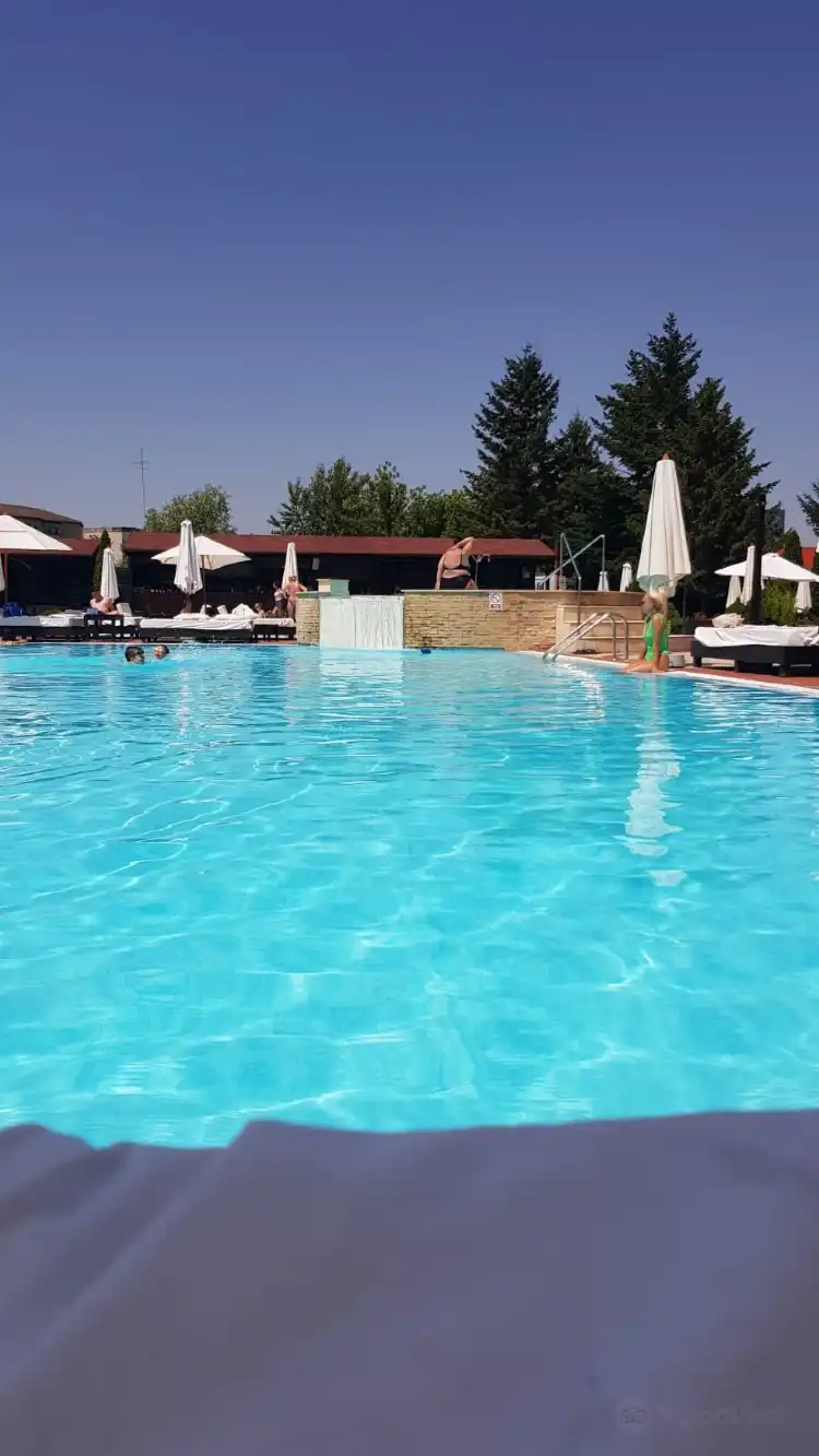 Hotels near Strandul Sun Beach
