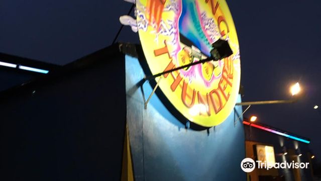 Rolling Thunder Skating Center